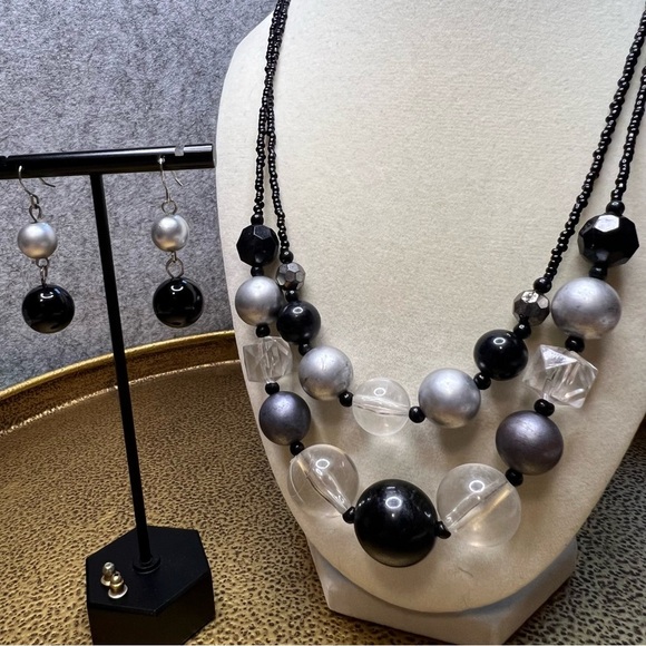 Black Silver & Clear Beaded Statement Necklace & Earrings - Picture 3 of 5